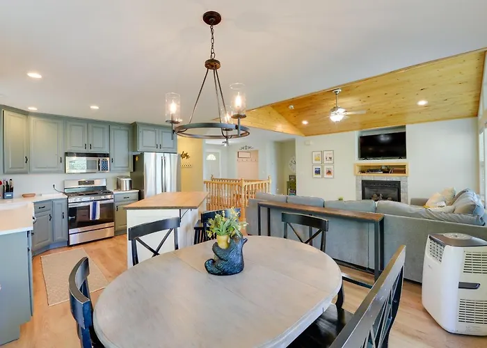 Star Valley Ranch W/ Private Hot Tub! Holiday home Thayne